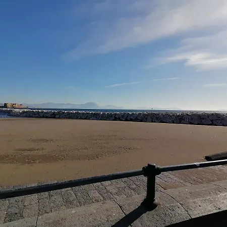 לינה וארוחת בוקר Bebasu נאפולי